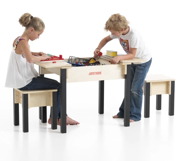 2-zits Speeltafel Met 2 Krukjes – Junktrunk 5 2-zits Speeltafel Met 2 Krukjes – Junktrunk - Afbeelding 3
